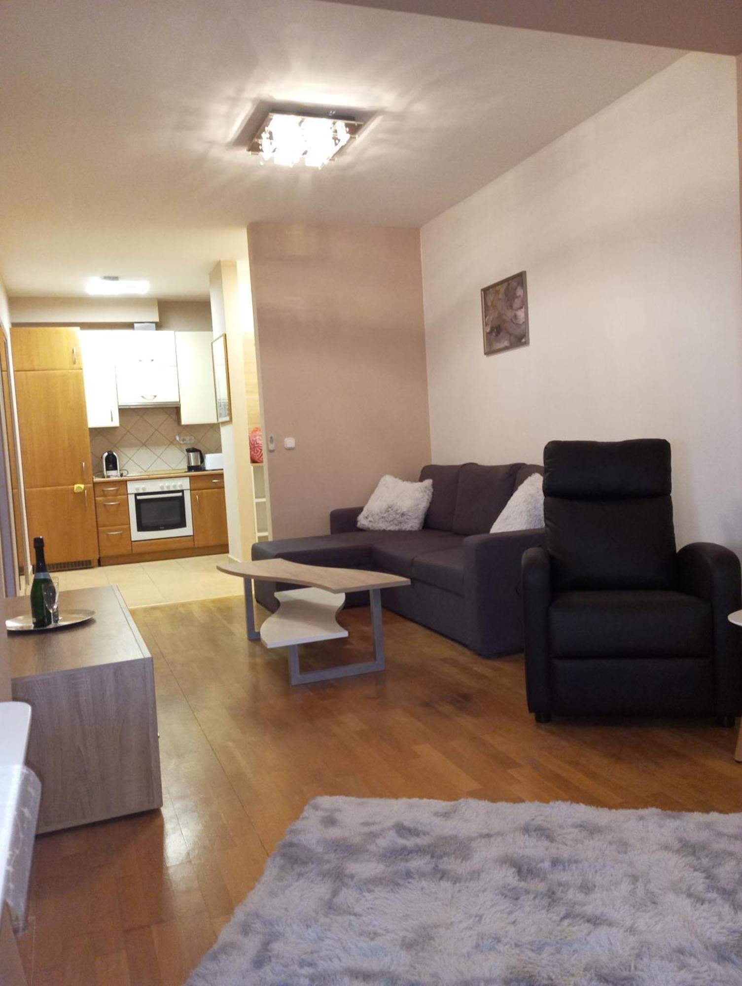 Zen Apartman Budakalász Eksteriør billede
